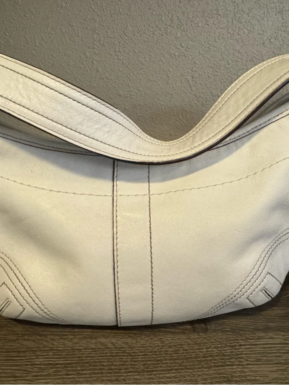 Coach White Leather Shoulder Bag - Picture 3 of 9